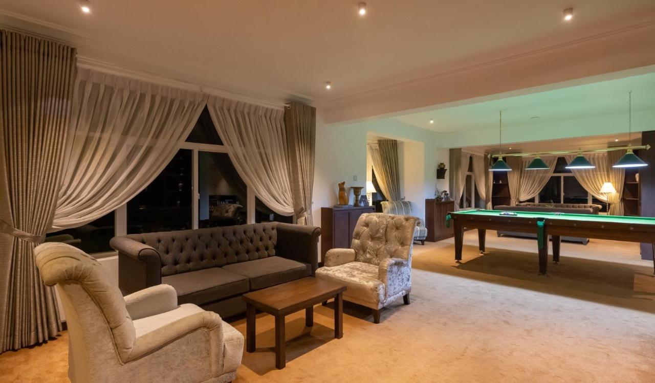 Galway Heights Hotel Нувара Елия Екстериор снимка