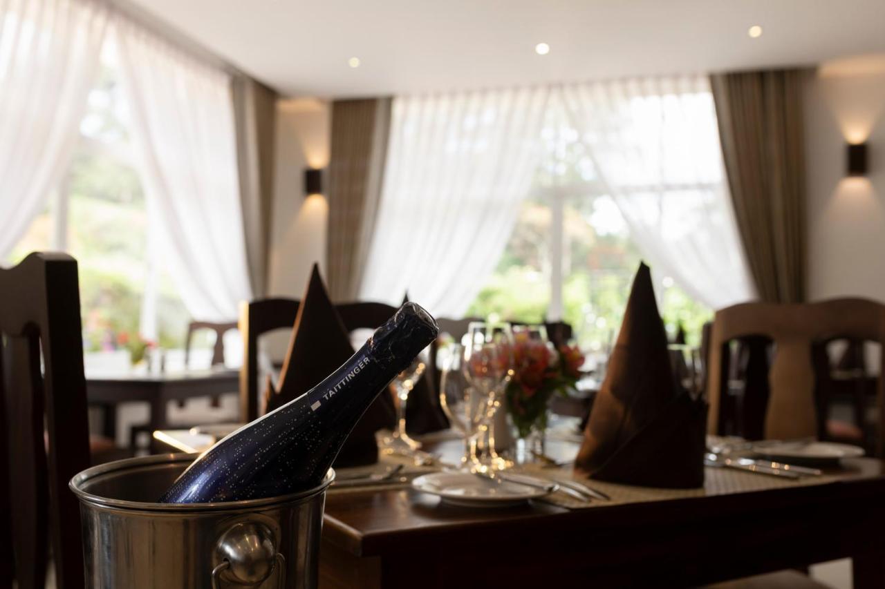 Galway Heights Hotel Нувара Елия Екстериор снимка