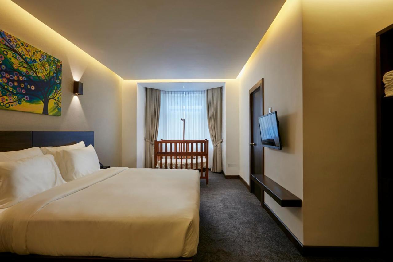 Galway Heights Hotel Нувара Елия Екстериор снимка