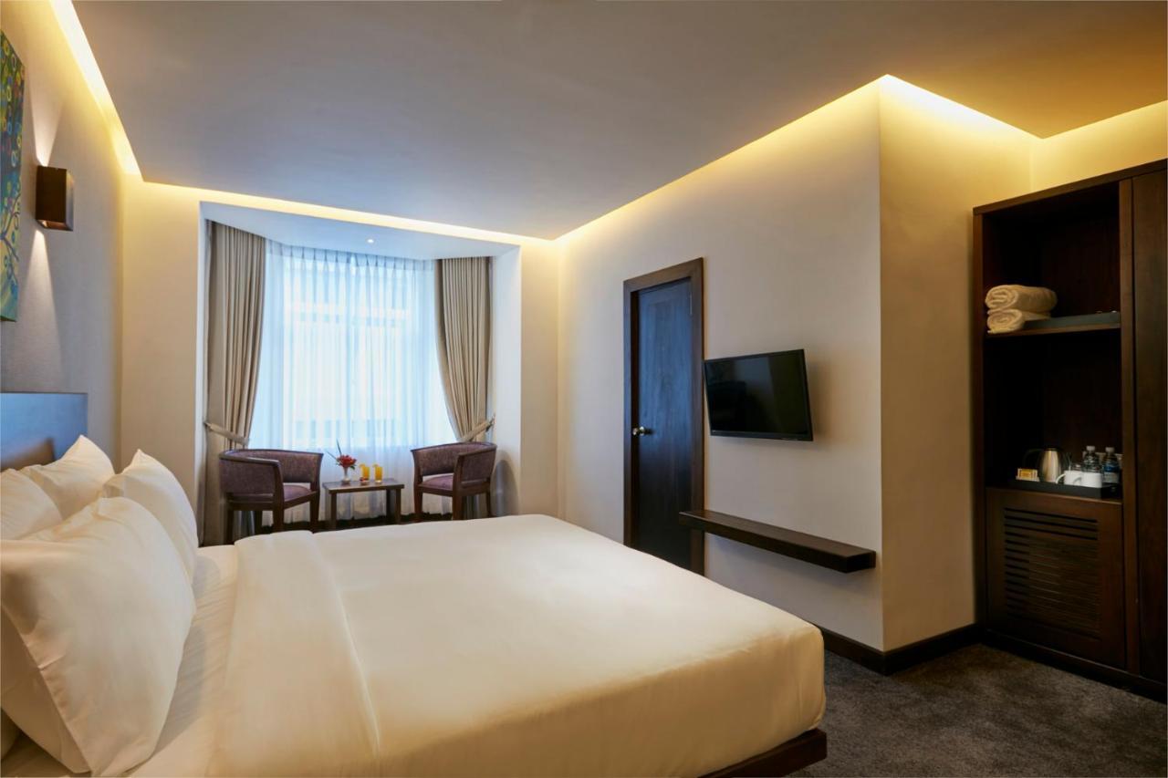 Galway Heights Hotel Нувара Елия Екстериор снимка