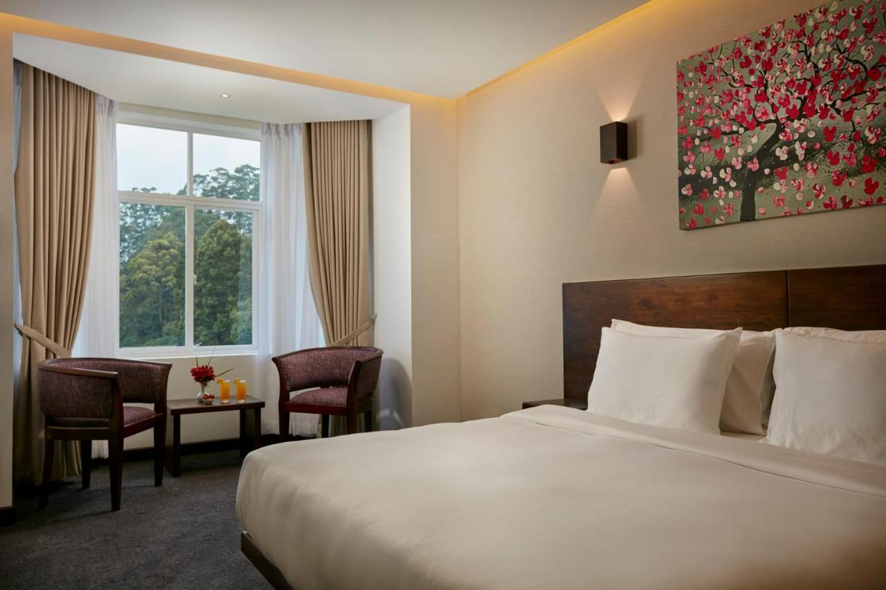 Galway Heights Hotel Нувара Елия Екстериор снимка