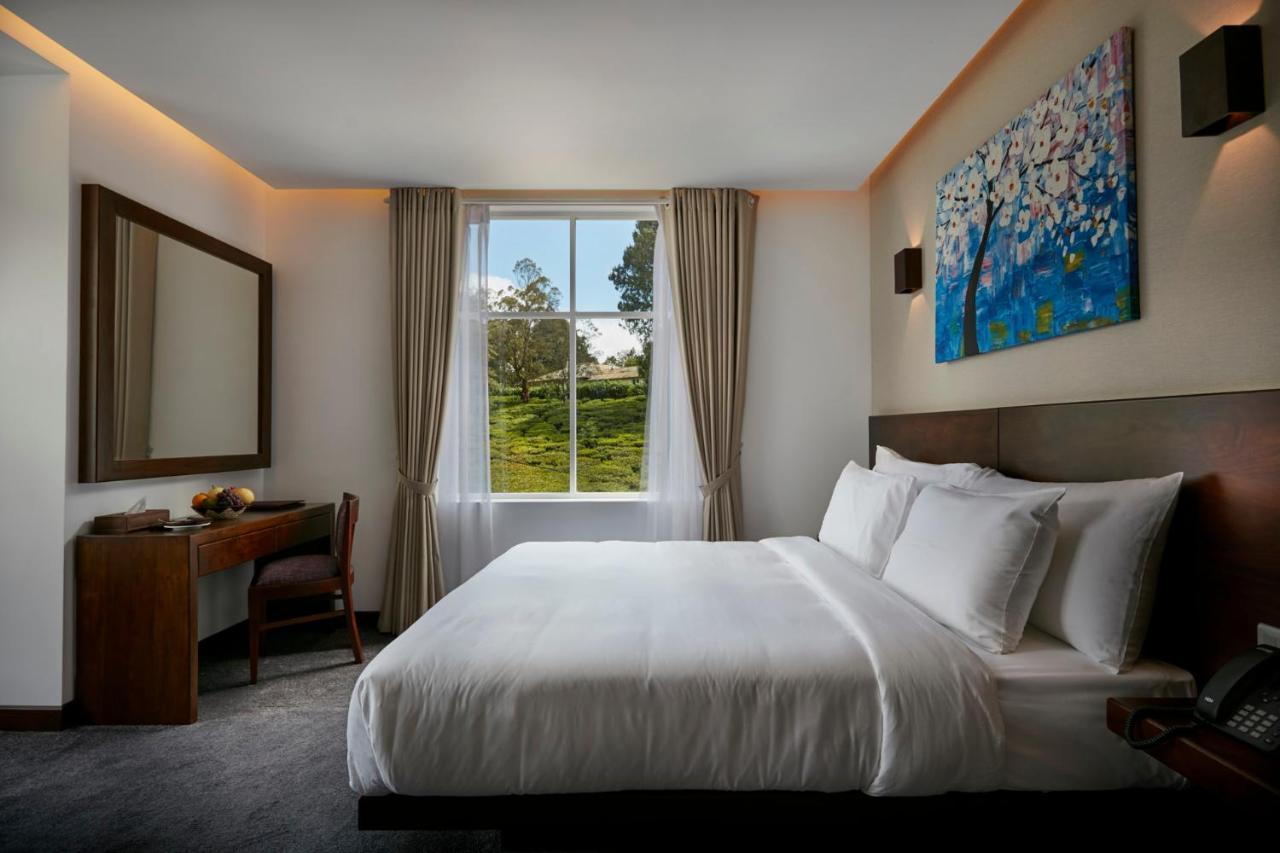 Galway Heights Hotel Нувара Елия Екстериор снимка