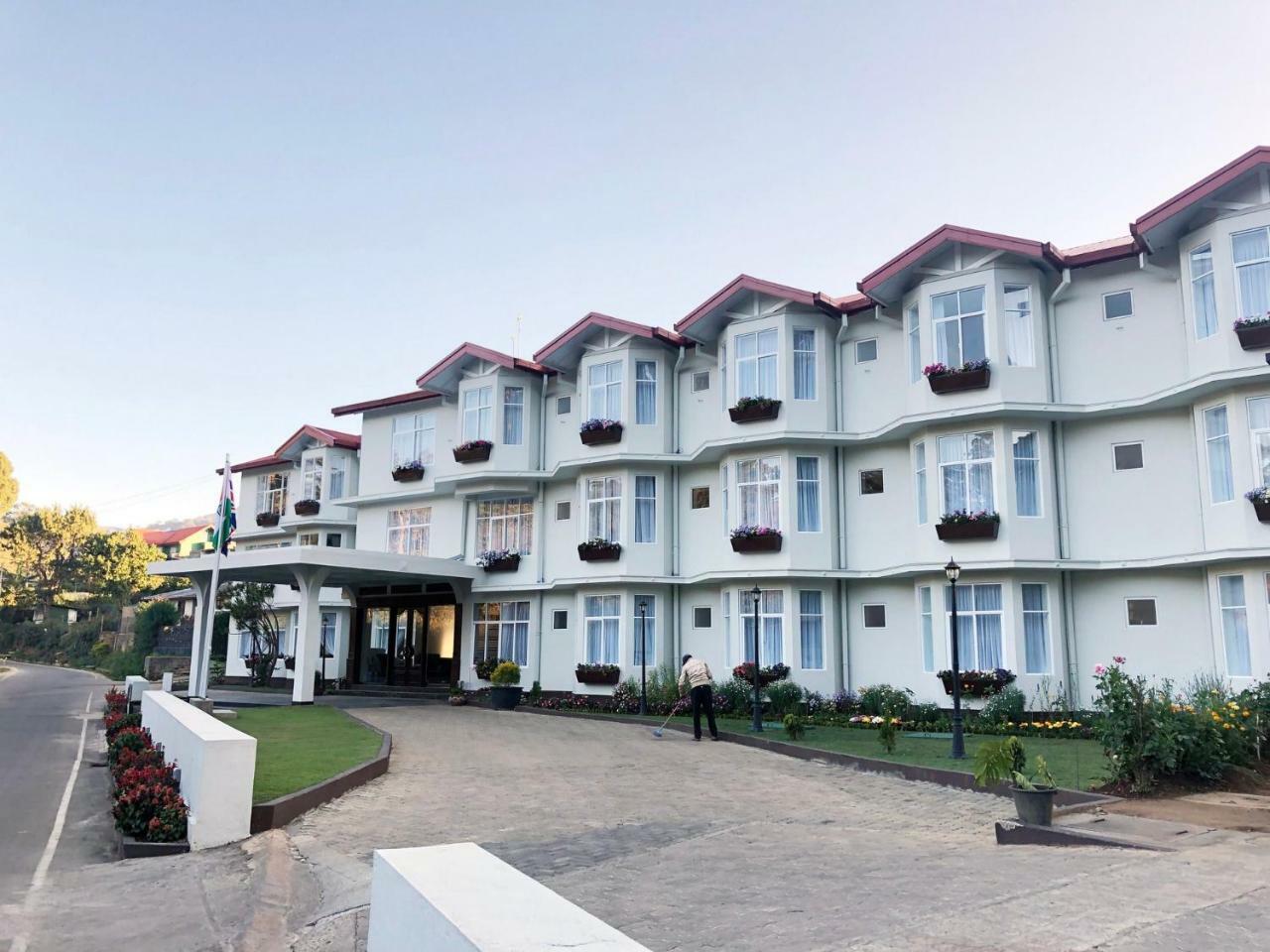 Galway Heights Hotel Нувара Елия Екстериор снимка